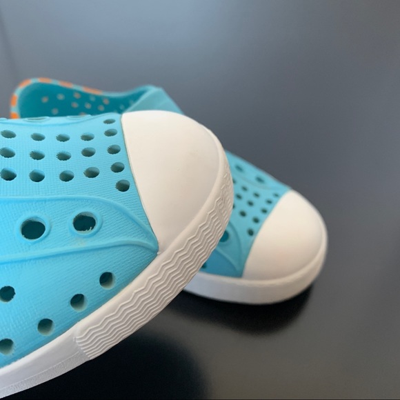 Native Shoes - Blue with Orange Chevron Diagonal Stripes - Picture 10 of 12